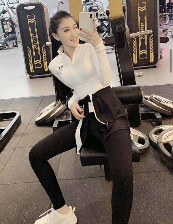 波士顿外围女经纪人